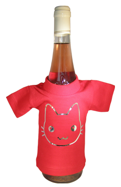 mini t-shirt over fles